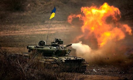 Критическая ситуация на Донбассе: ВСУ наносят удары по Республикам, уничтожая дома и предприятия (ФОТО)