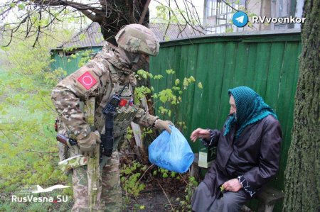 Кадры из-под Харькова: российские военные и мирные жители (ВИДЕО)