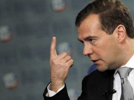 «Сценариев всего полтора»: Медведев ответил The Guardian