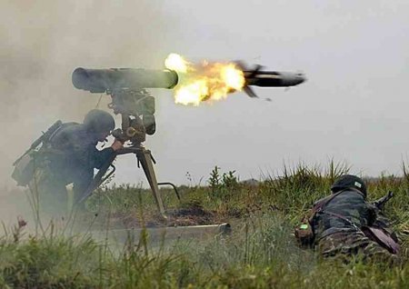 Бойцы Армии ДНР уничтожают опорные пункты ВСУ (ВИДЕО)