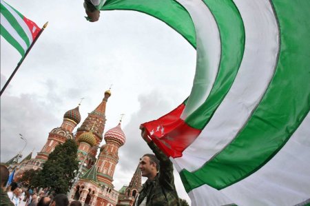 В Абхазии высказались против вступления в состав России