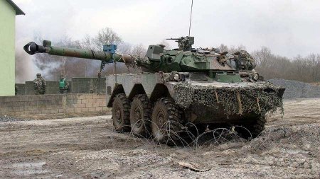 Лёгкие «колёсные танки» AMX-10RC из Франции уже прибыли на Украину и едут н ...