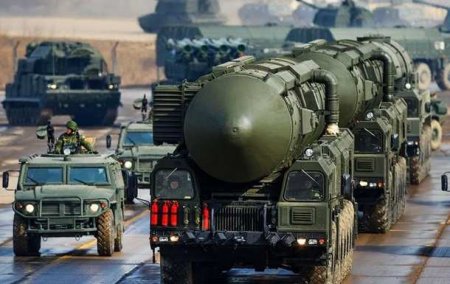 Белоруссия готовит площадки для размещения стратегического ядерного оружия, — глава Минобороны республики