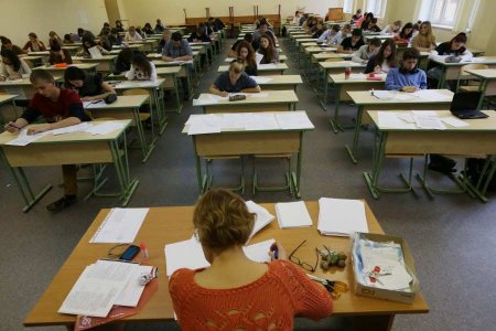 Украинский министр образования предложил уменьшить количество школьных пред ...