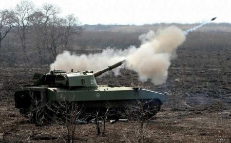 Артиллеристы Армии России уничтожают противника под Соледаром (ВИДЕО)