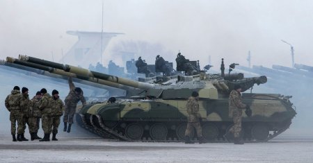 Киев, объявляя новую мобилизацию и увеличивая военные расходы, готовится к  ...