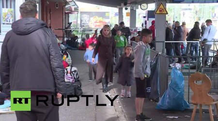 Мигранты на венгеро-сербской границе - прямая трансляция