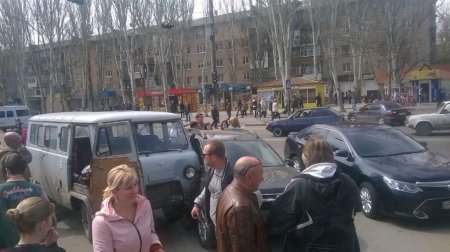 На Украине автомобиль с «АТОшниками» протаранил толпу людей в Запорожье