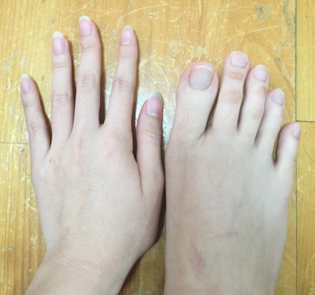 Девушка из Тайваня удивила сеть своими очень длинными пальцами ног