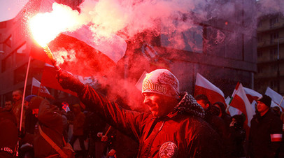 Горькое разочарование: почему украинцы обиделись на Польшу за сожжённый фла ...