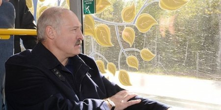 Лукашенко прокомментировал выдачу российского блогера Азербайджану