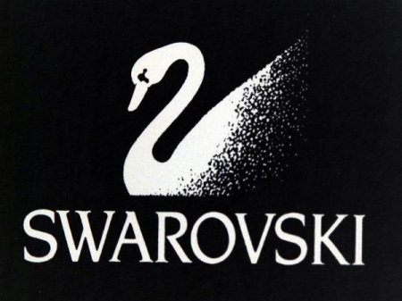 Swarovski представили хрустальный фотоаппарат
