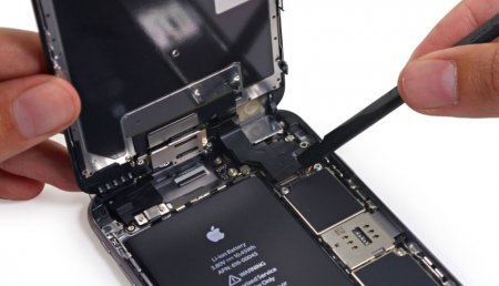 Инженер-любитель создал iPhone из китайских запчастей