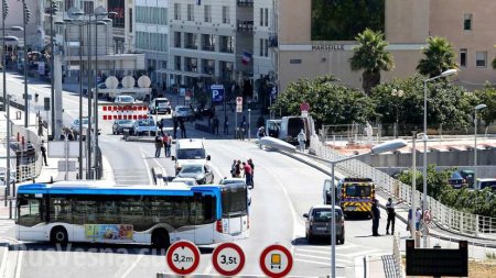 Во Франции автомобиль въехал в автобусные остановки, есть погибшие и пострадавшие (+ВИДЕО, ФОТО) | Русская весна