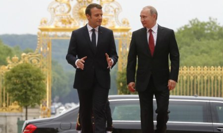Президент Франции Макрон согласен посетить ПМЭФ в России