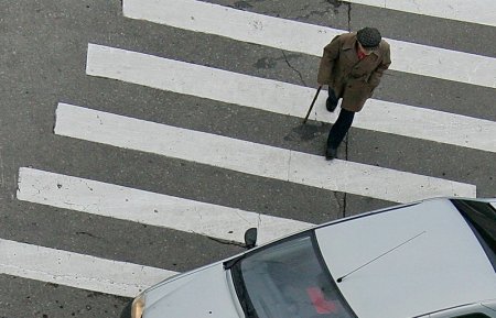 Административная ответственность за непропуск пешеходов в установленном месте ужесточена 