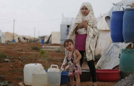 Минобороны РФ: в сирийском лагере беженцев Аль-Холь ежедневно умирают от 10 до 20 человек