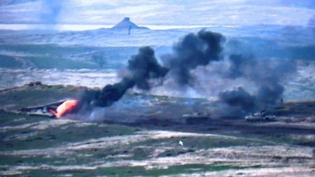 Огненный ад в Карабахе: танки Азербайджана взрываются один за другим (+ВИДЕО)