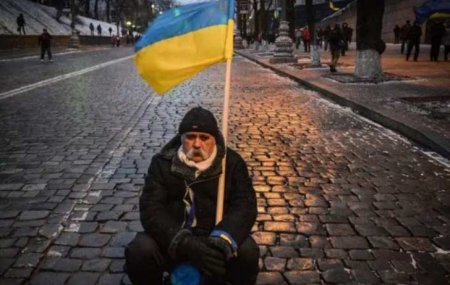 Осторожно, фейк: на протестах «похоронили» украинца (ФОТО)