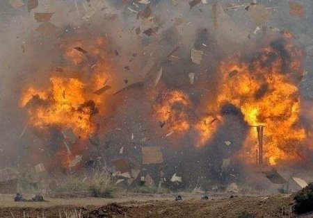Мощнейшие взрывы в промзоне Краматорска, где скрываются боевики и техника В ...
