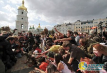 Азаров: Украина превратилась в страну-зомби