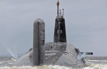 Британская атомная подлодка чуть не утонула в Атлантическом океане — СМИ